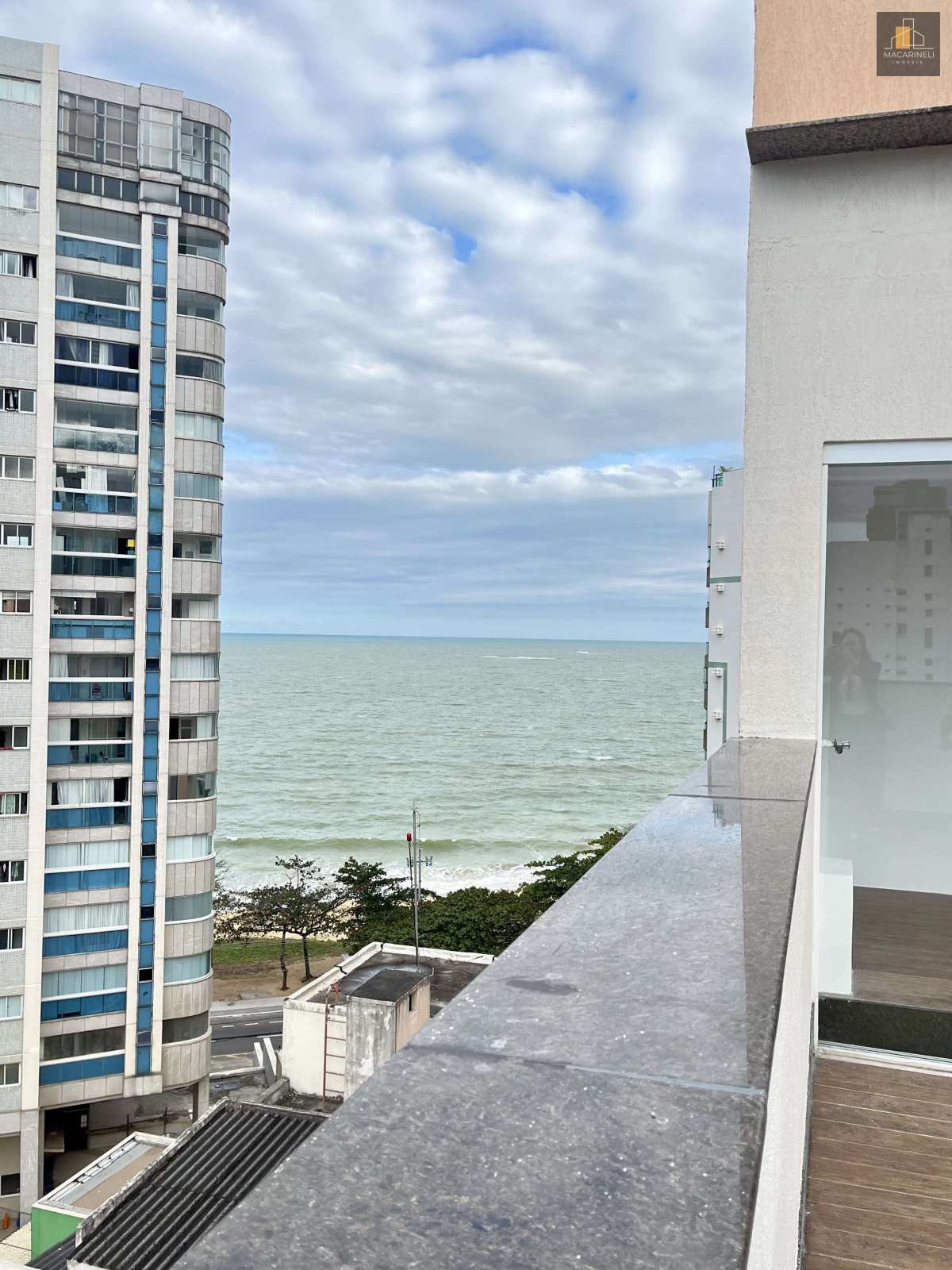 Cobertura à venda, no Ed. Ulan Bator,  em Vila Velha, Itapuã, com 5 quartos, 260m²