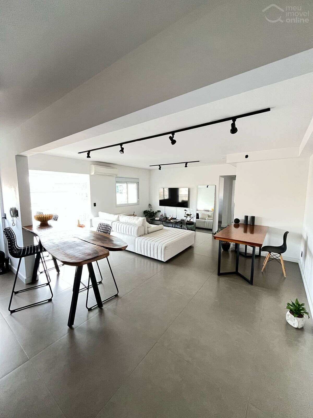 Apartamento mobiliado com 83m², 2 quartos (1 suíte), 2 vagas a venda na Mooca, São Paulo - Meu Imóvel Online