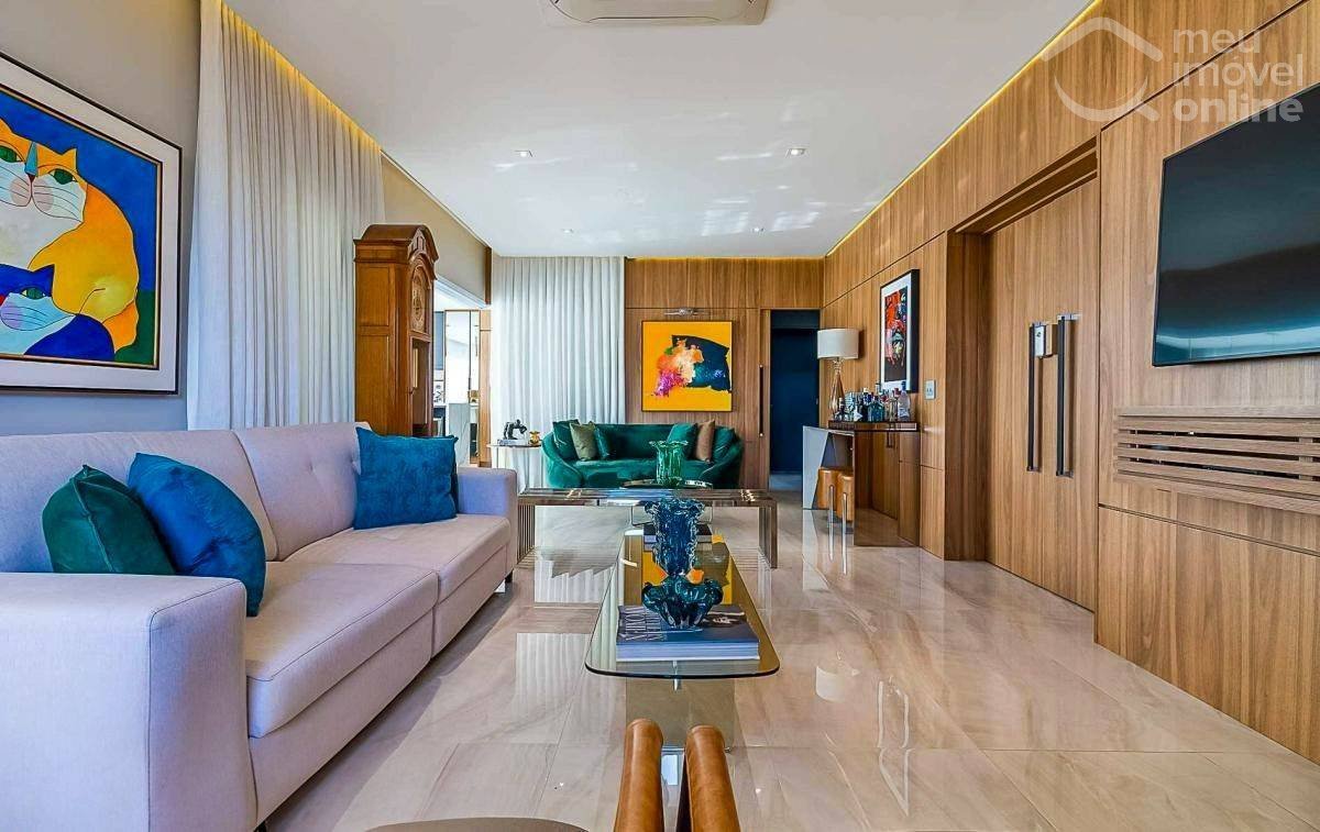 Cobertura a venda na Vila Nova Conceição, com 272 m² sendo 4 suítes, closet e piscina privativa - Meu Imóvel Online