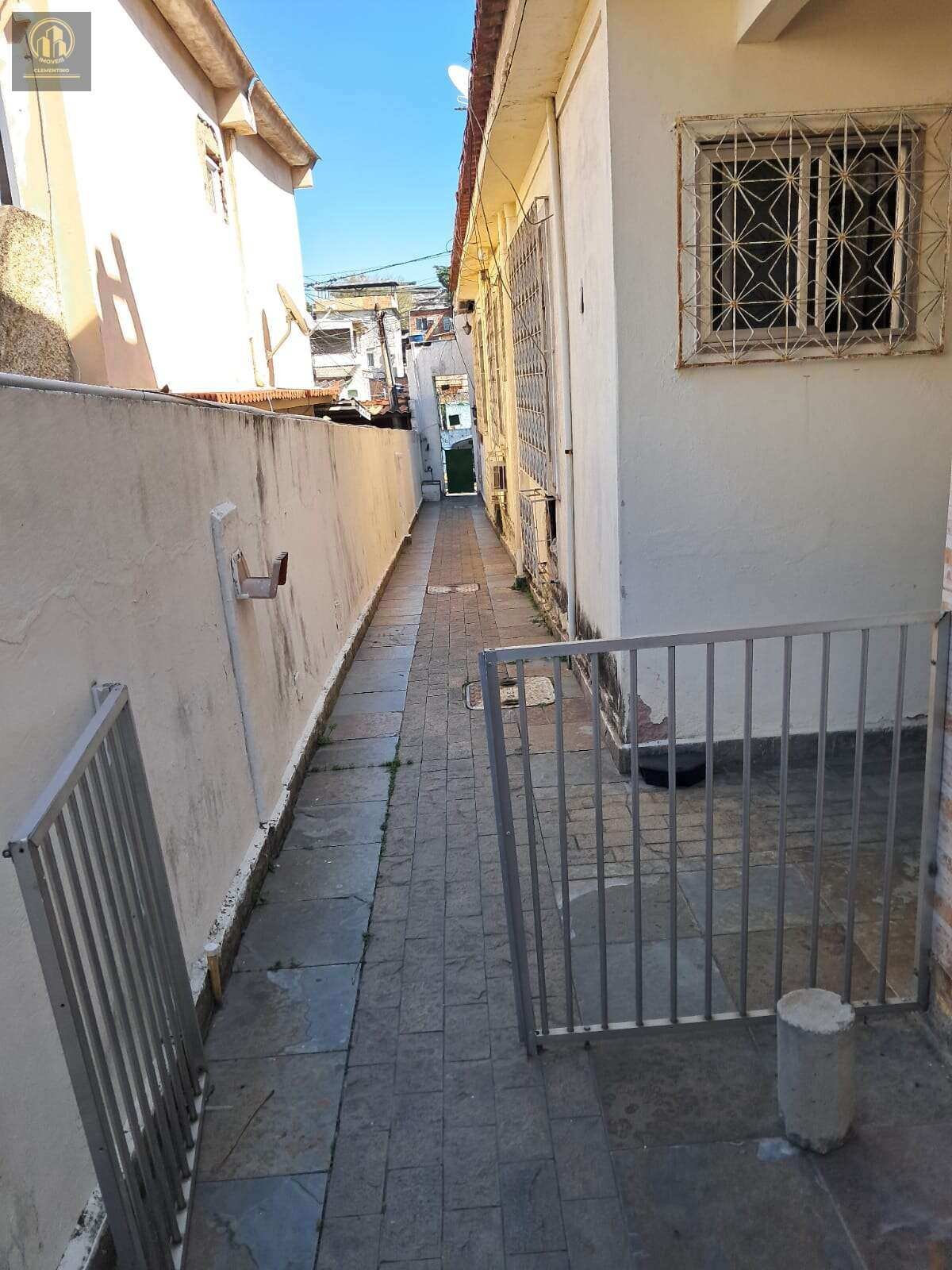  - Vigário Geral - Casa De Vila, Qto, Sala, Wc, Cozinha E Quintal