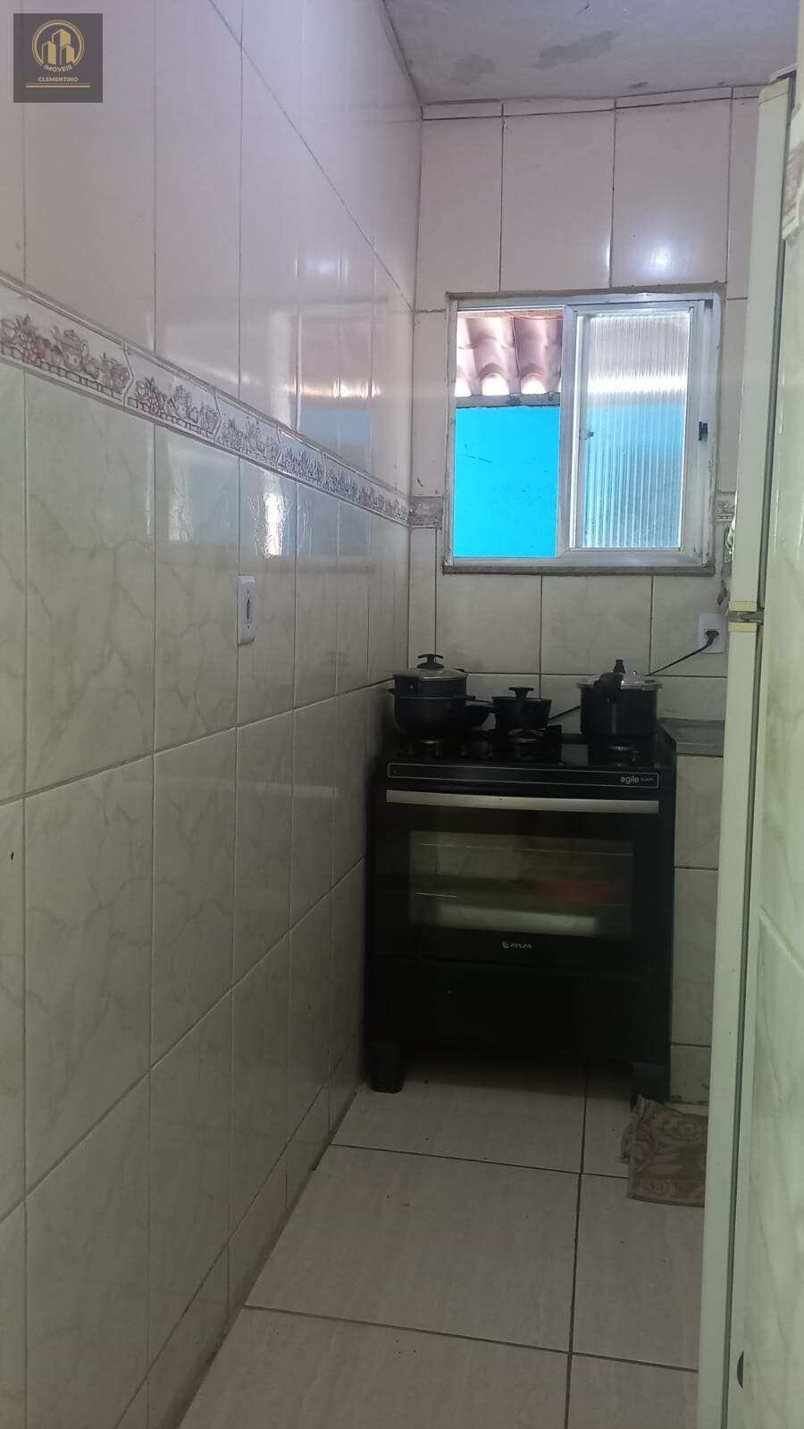  - Vigário Geral - Rua Bahia - Apto 2 Qtos, Varanda, Sala, Cozinha , Banheiro, área de serviço e terraço