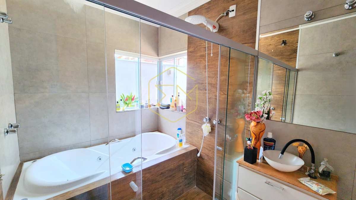 - Casa à venda em Campinas, Jardim Nova Europa, com 3 quartos, 133m²