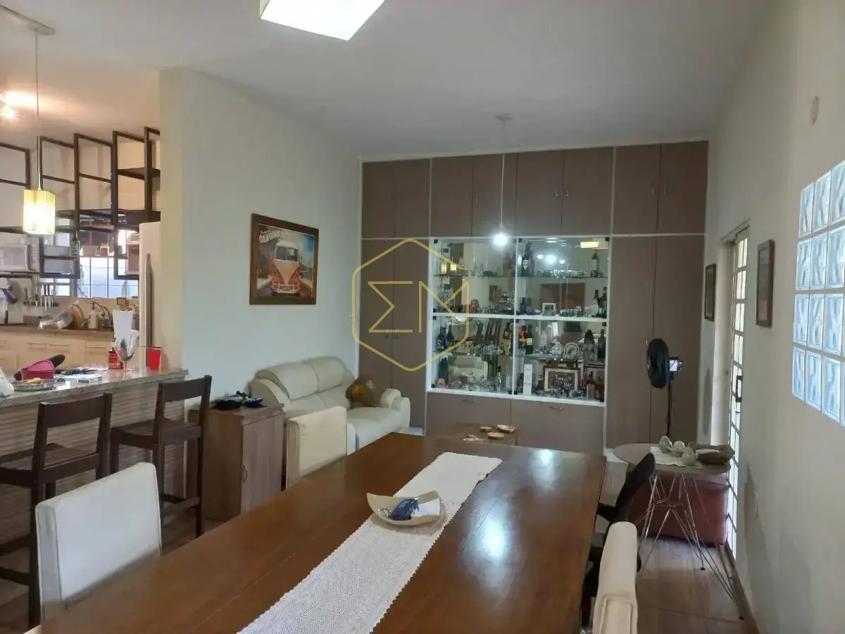 - Casa à venda em Campinas, Parque das Universidades, com 3 quartos, 490m²