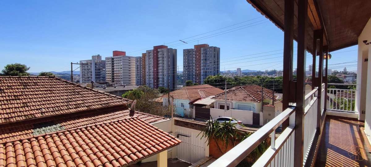 Casa para alugar com 3 quartos, 267m² - Foto 1