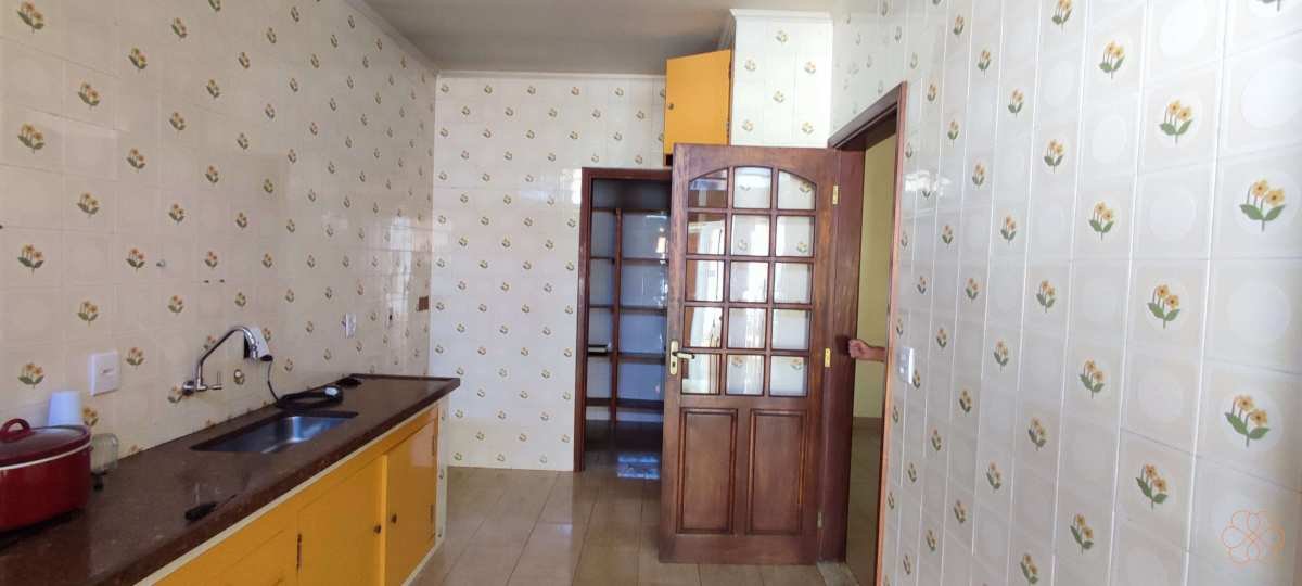 Casa para alugar com 3 quartos, 267m² - Foto 7