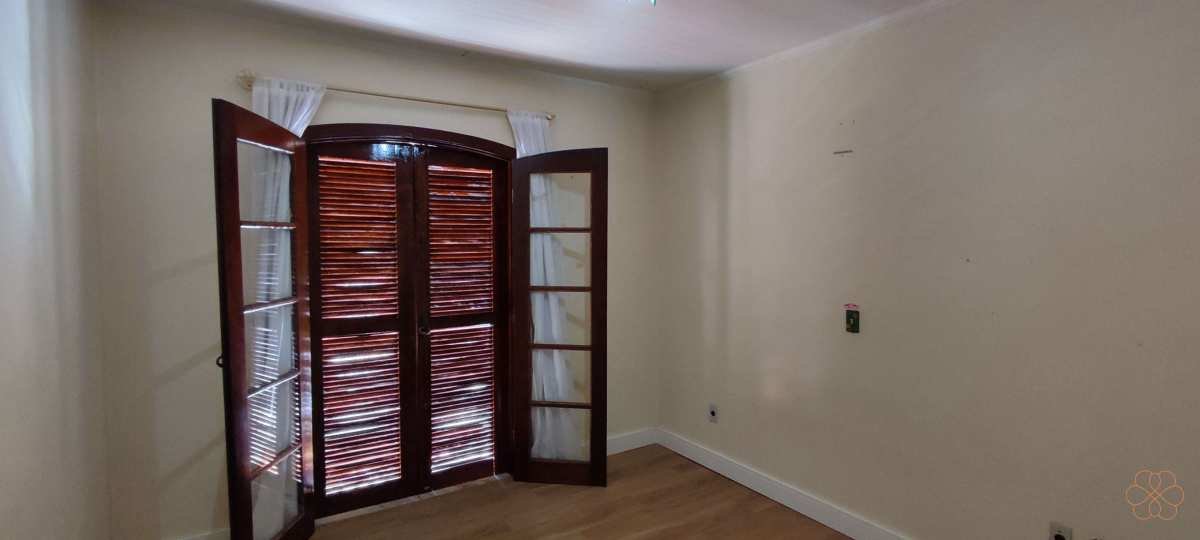 Casa para alugar com 3 quartos, 267m² - Foto 12