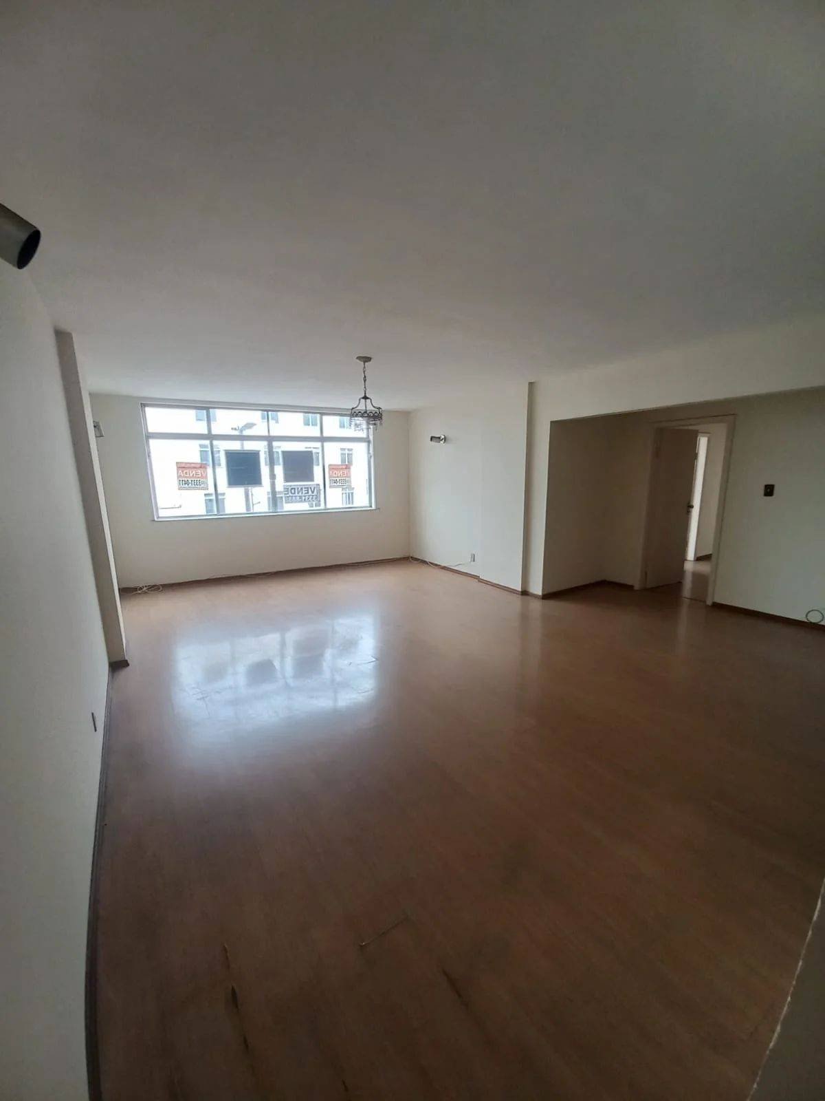 Apartamento à venda com 4 quartos - Centro,Barbacena
