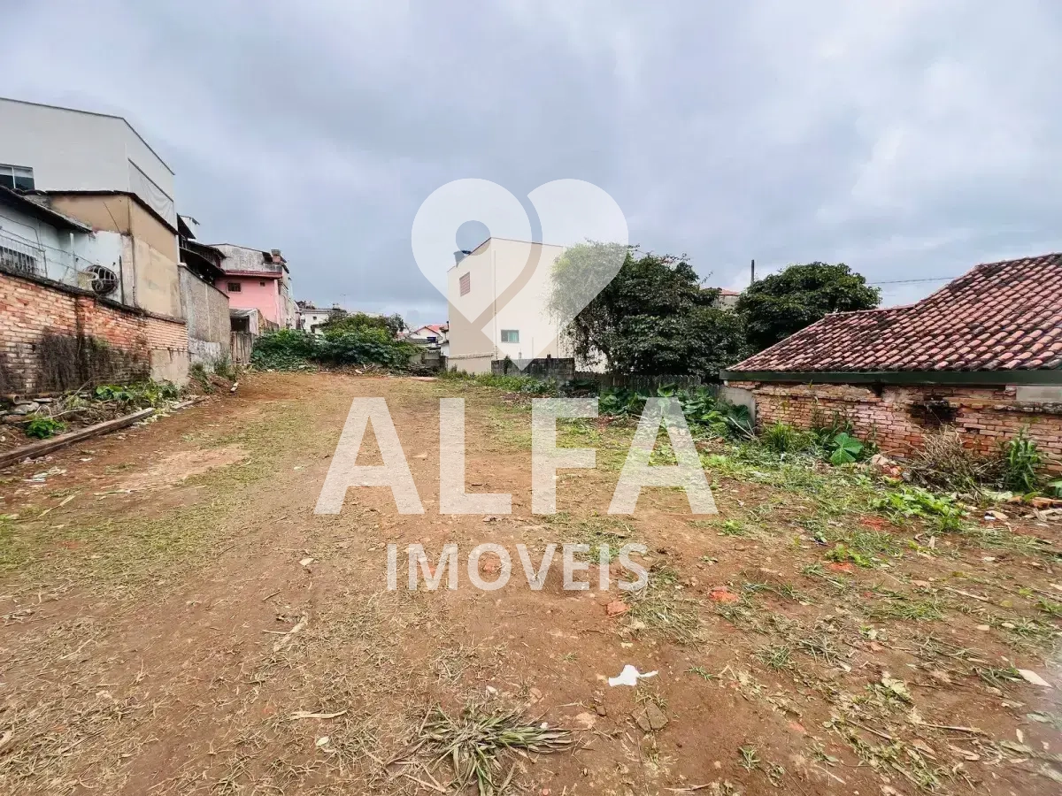 Ótimo lote à venda no bairro São José – 674m² em excelente localização!