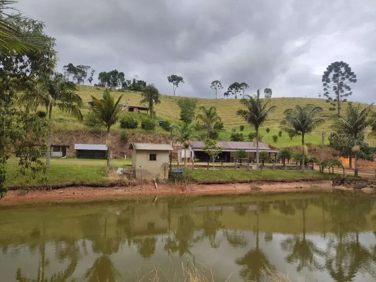 Sítio à venda com 2 quartos - ,