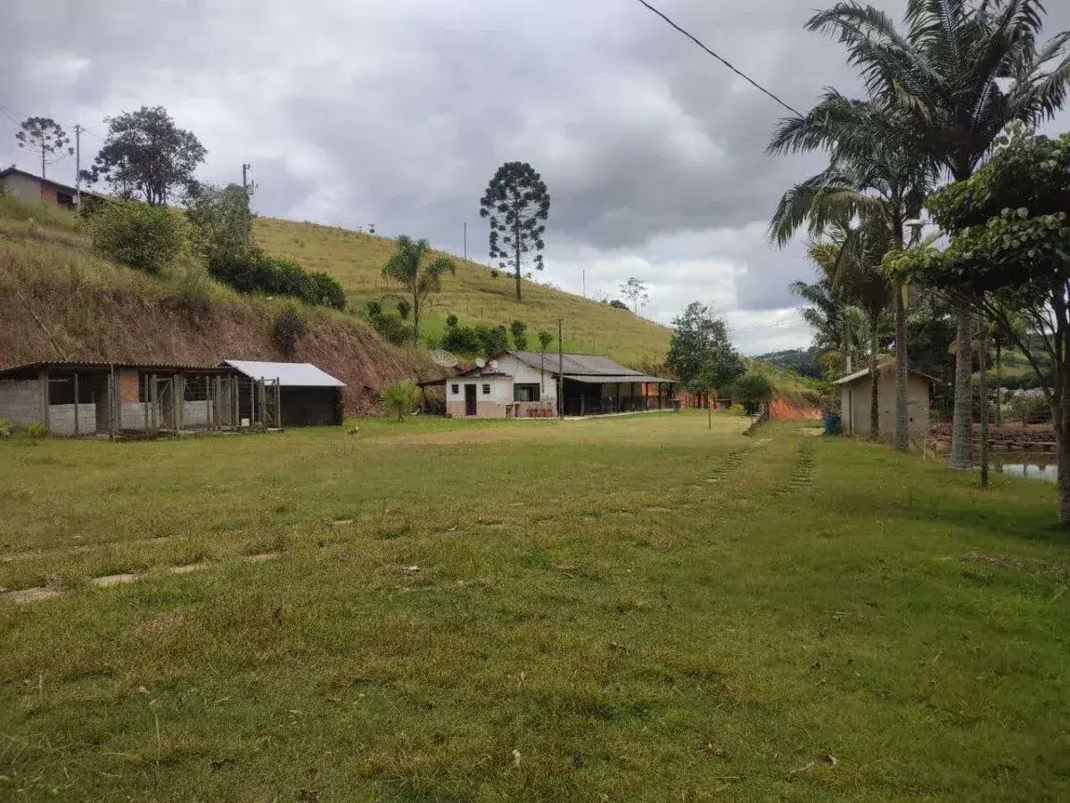 Sítio à venda com 2 quartos - ,