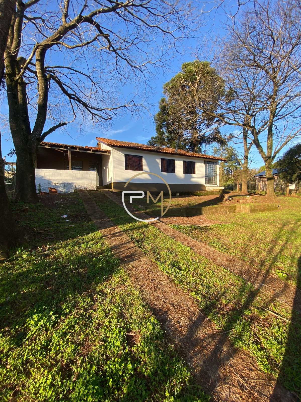 Casa à venda em Cruz Alta, com 2 quartos, 143m²