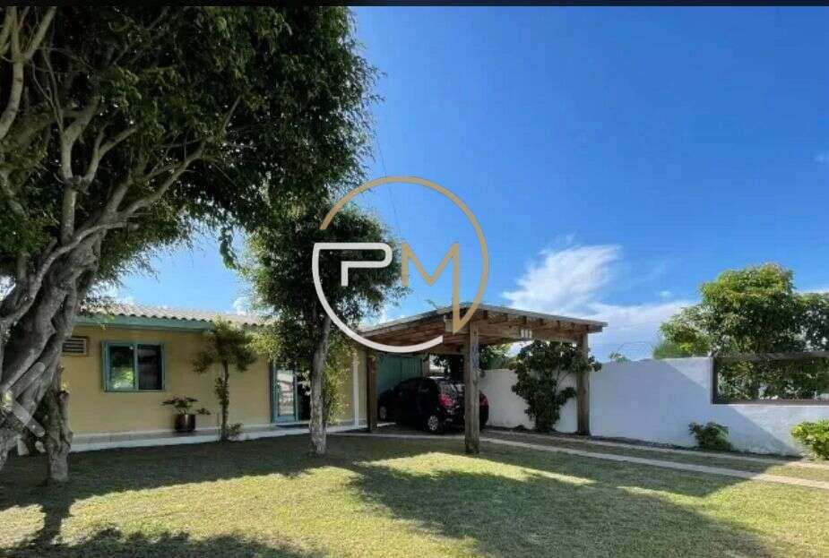 Casa à venda em Tramandaí, com 3 quartos