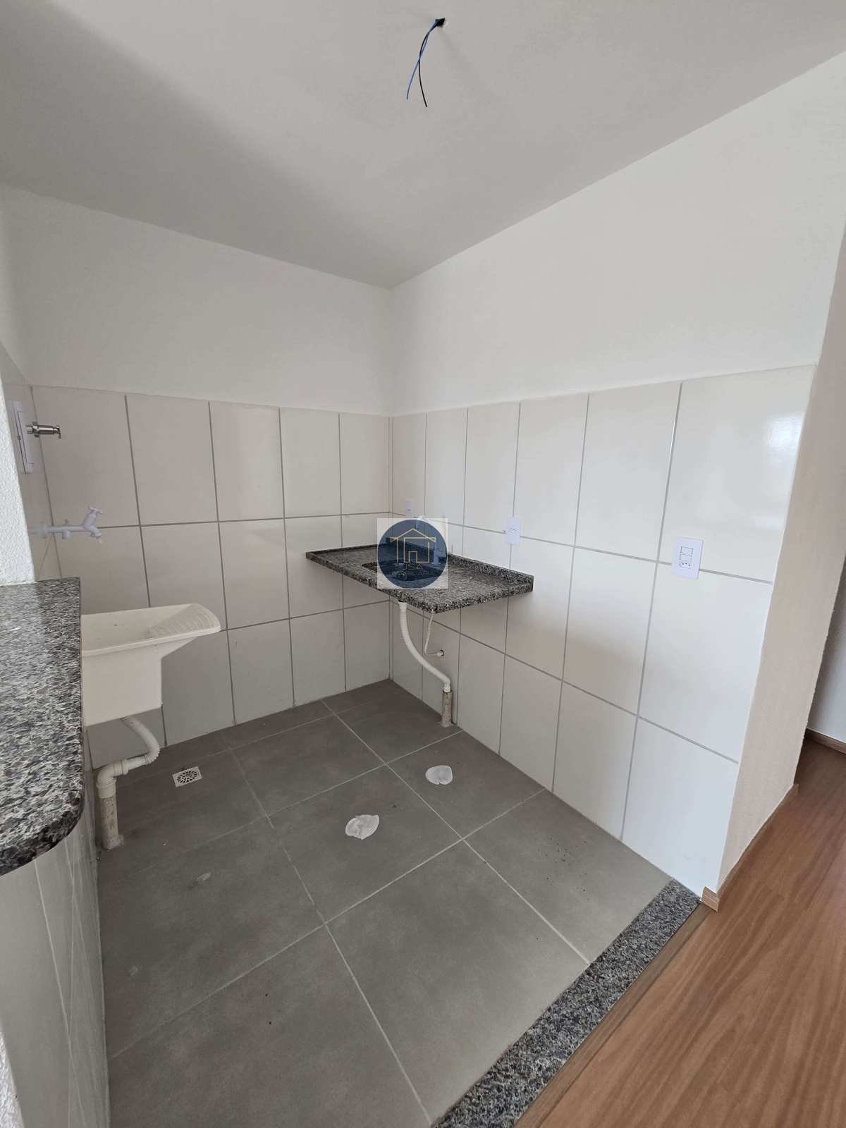 Apartamento à venda com 2 quartos - Laranjal,