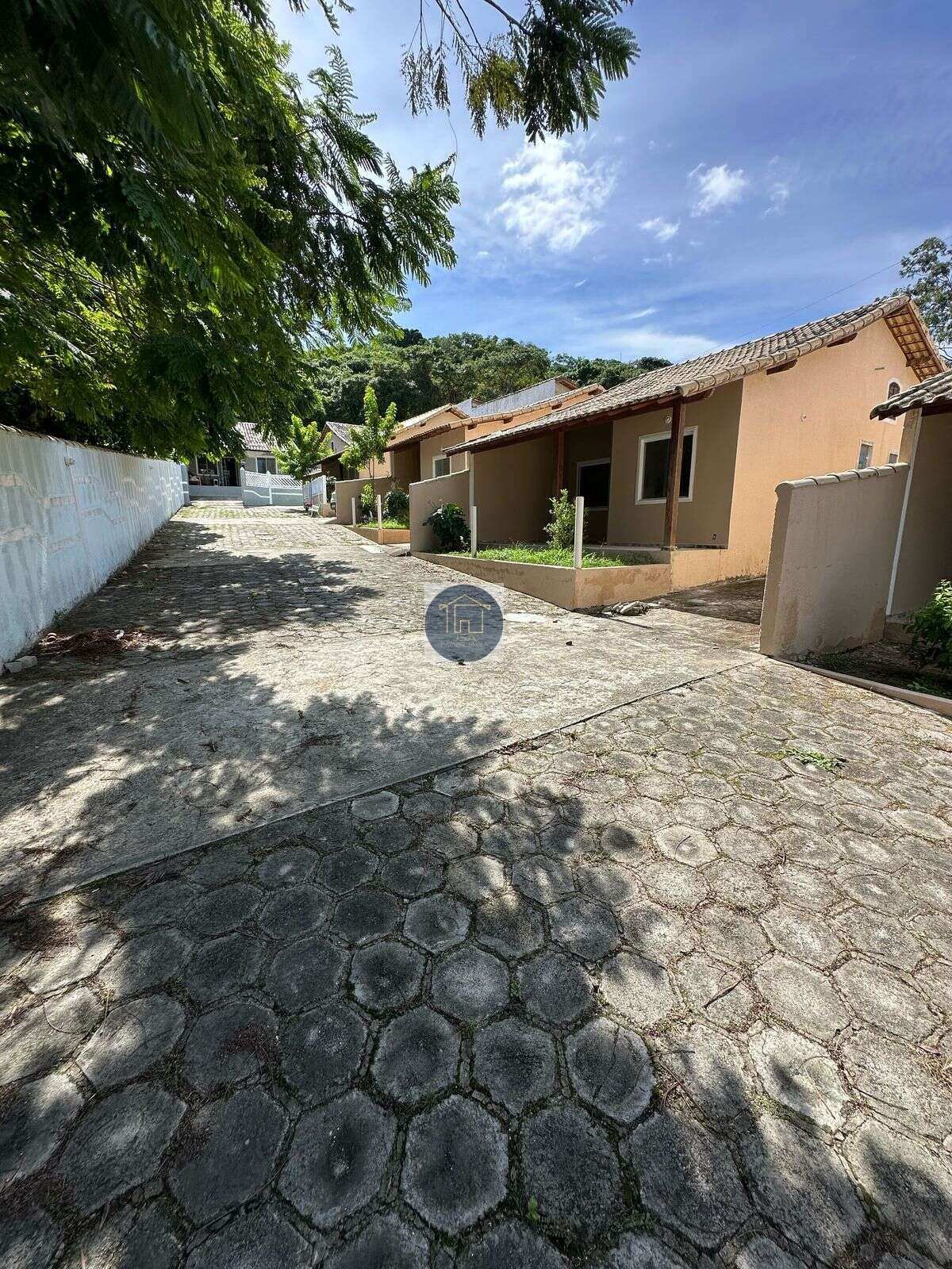 Casa à venda com 2 quartos - ,São Pedro da Aldeia