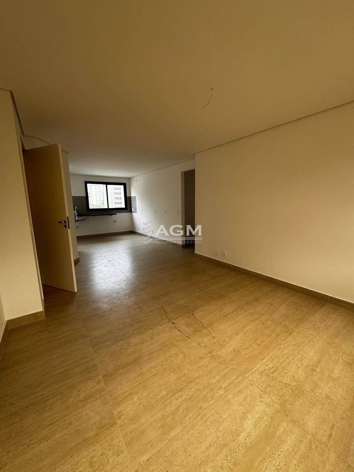 Apartamento novo com 03