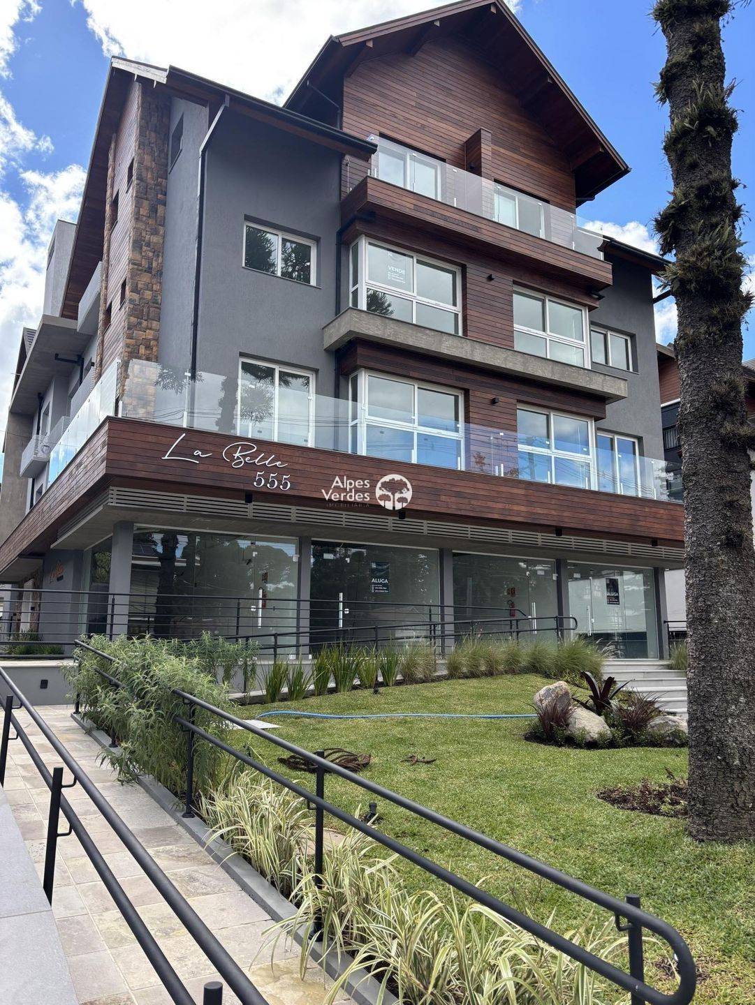 Vende-se Apartamento no centro de Gramado, com 3 quartos