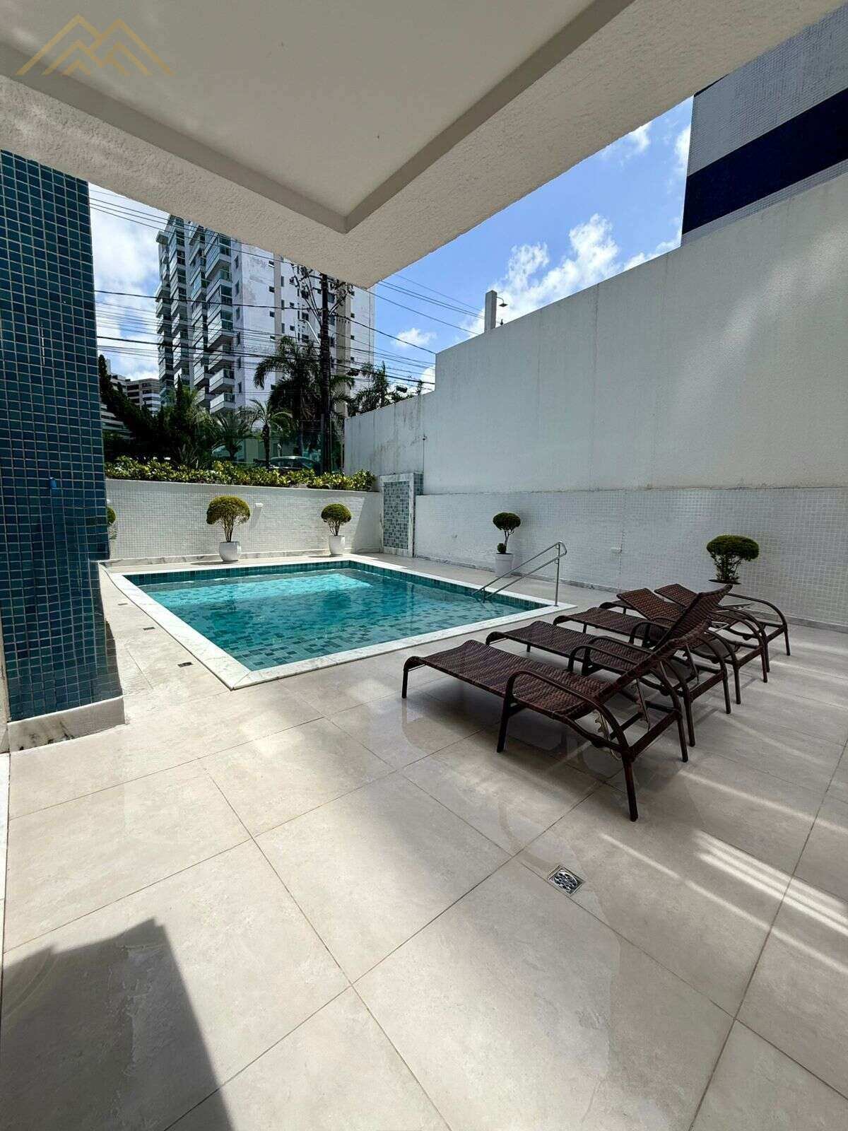 Apartamento à venda em Salvador, Alphaville I, com 2 quartos, 70m² - Henrique Aquino  IMÓVEIS DE QUALIDADE LTDA CRECI PJ 2675