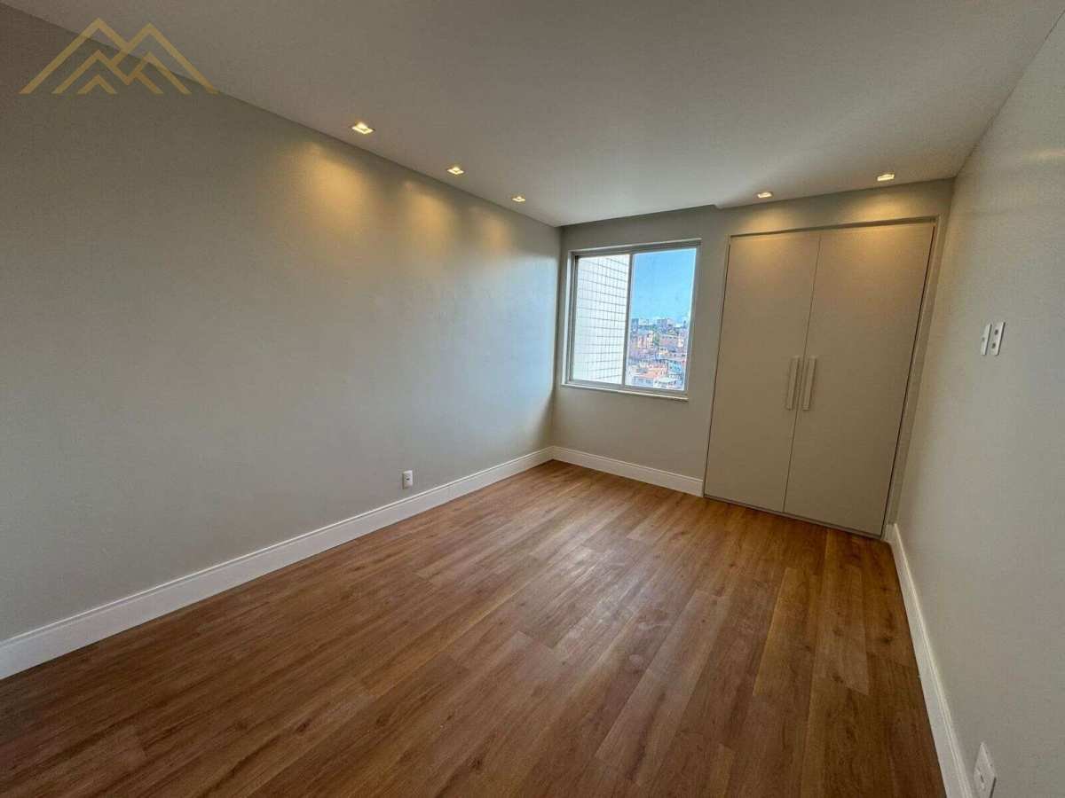 Apartamento à venda em Salvador, Ondina, com 3 quartos, 110m² - Henrique Aquino  IMÓVEIS DE QUALIDADE LTDA CRECI PJ 2675