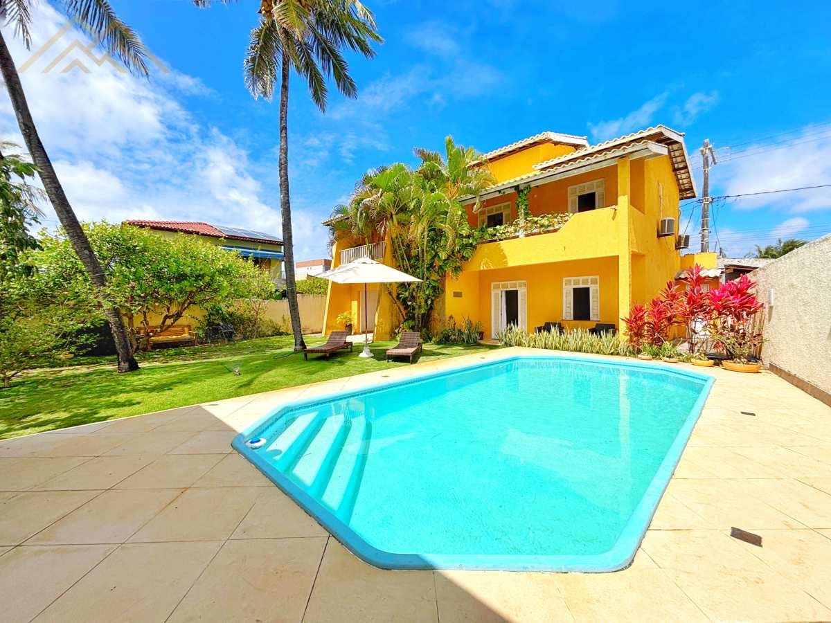 Casa à venda em Salvador, Praia do Flamengo, com 3 quartos, 230m² - Henrique Aquino  IMÓVEIS DE QUALIDADE LTDA CRECI PJ 2675