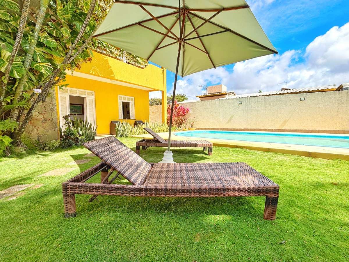 Casa à venda em Salvador, Praia do Flamengo, com 3 quartos, 230m² - Henrique Aquino  IMÓVEIS DE QUALIDADE LTDA CRECI PJ 2675