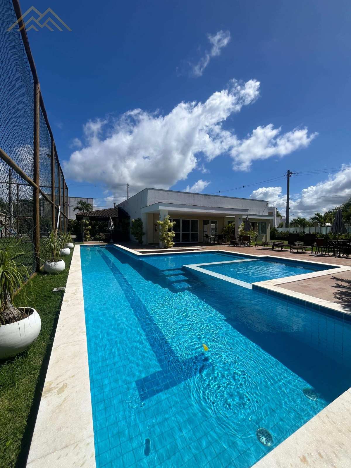Casa de condomínio à venda em Camaçari, Boa União (Abrantes), com 3 quartos, 200m² - Henrique Aquino  IMÓVEIS DE QUALIDADE LTDA CRECI PJ 2675