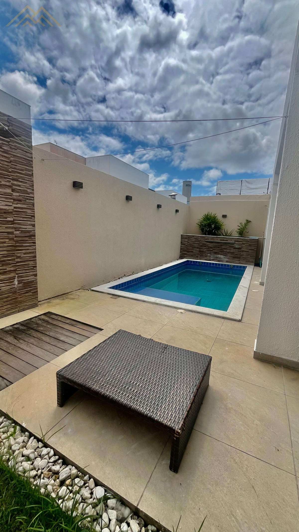 Casa de condomínio à venda em Camaçari, Boa União (Abrantes), com 3 quartos, 200m² - Henrique Aquino  IMÓVEIS DE QUALIDADE LTDA CRECI PJ 2675