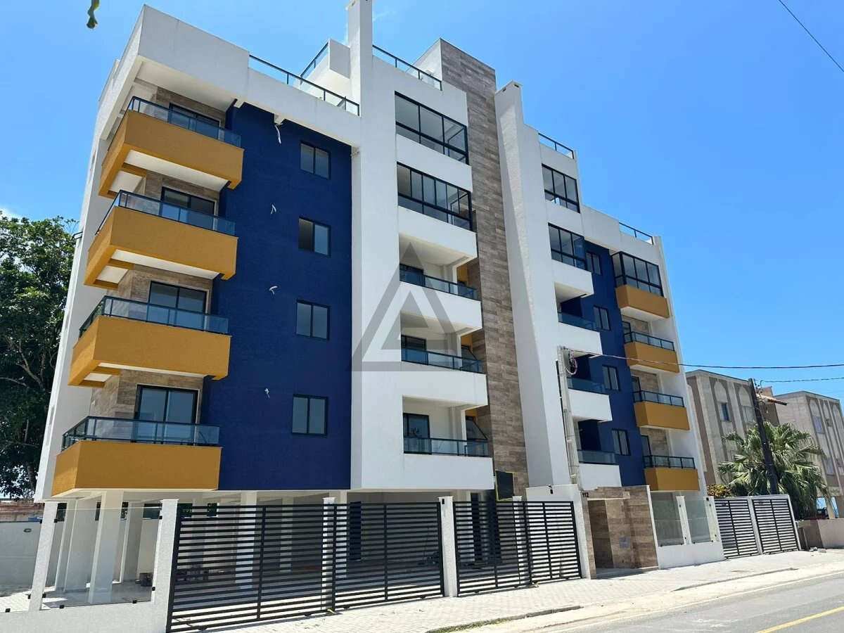 COBERTURA COM PISCINA