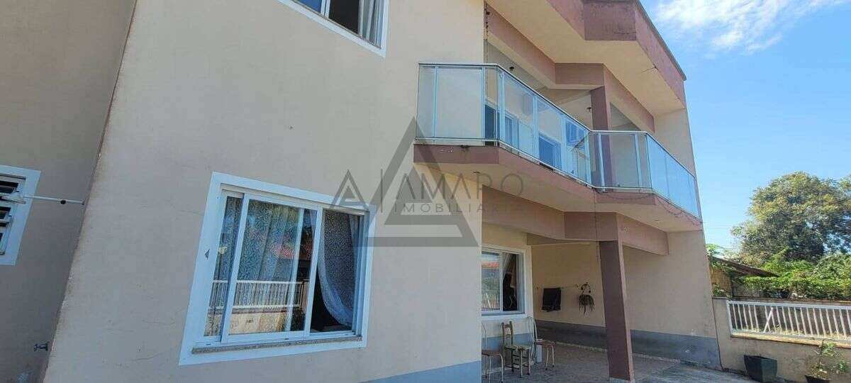 SOBRADO COM CERCA DE 200M² DE ÁREA CONSTRUIDA EM ITAPEMA DO NORTE - ITAPOÁ SC - ACEITA IMÓVEL NA REGIÃO DE JOINVILLE!!!