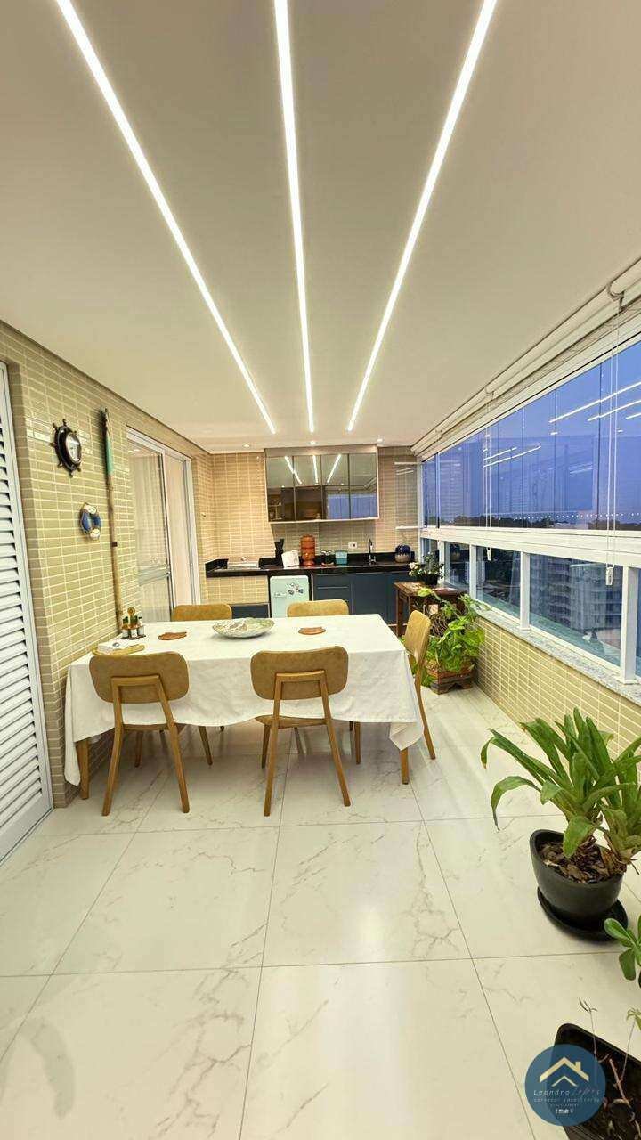 Excelente apartamento alto padrão no Canto do Forte, 4 dormitórios, 2 suítes, mobiliado, venha conferir !!